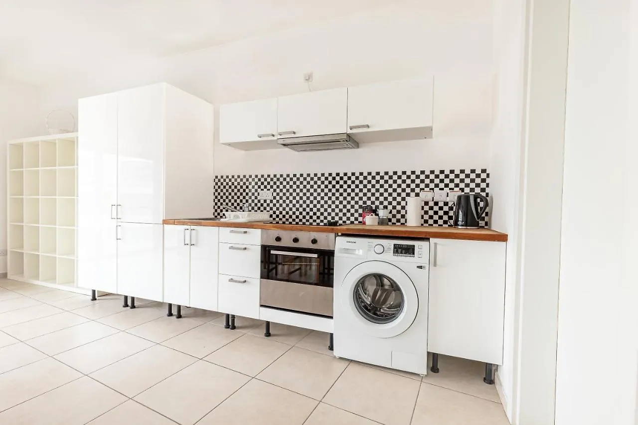 Lovely Studio Apt In The Heart Of St Julians San Ġiljan 0*,
